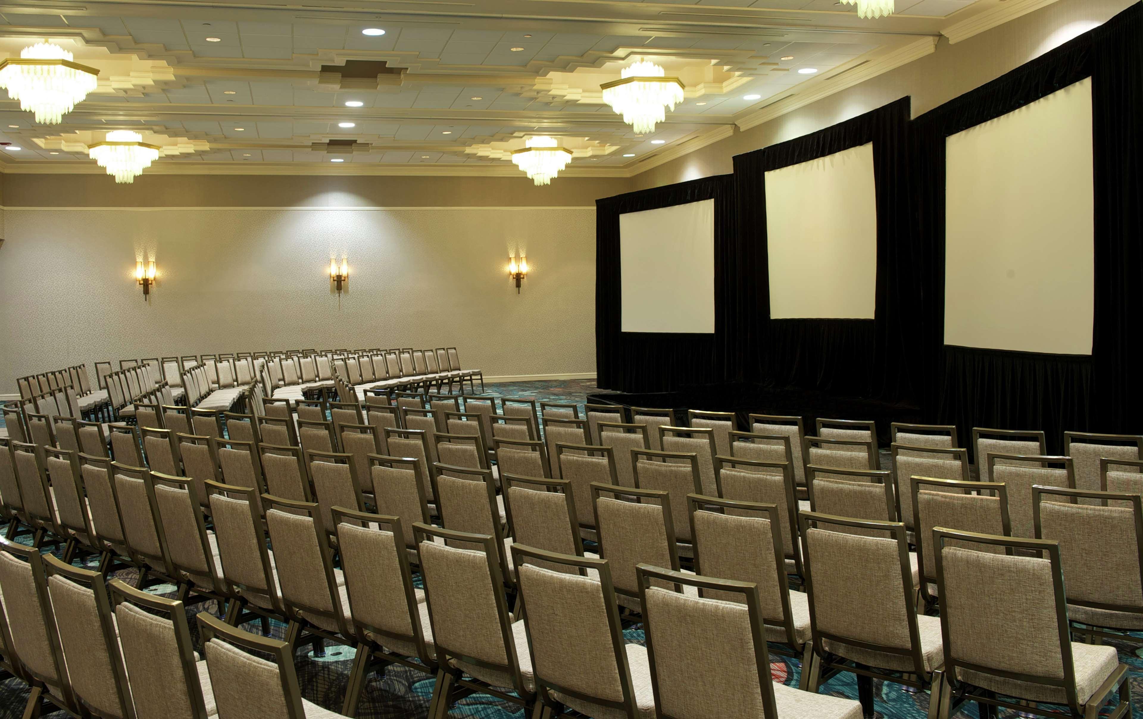 Embassy By Hilton Palm Gardens Pga Boulevard Hotel 4*
