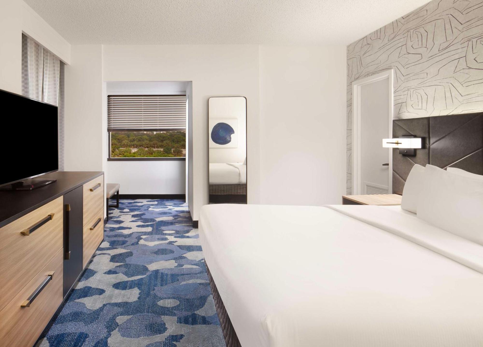 Embassy By Hilton Palm Gardens Pga Boulevard Hotel Palm Beach Gardens